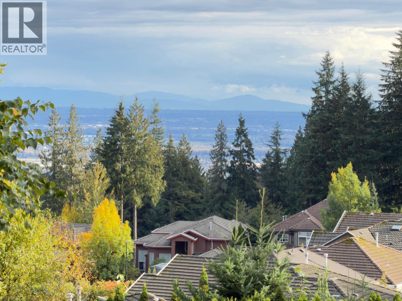 2205 Parkway Boulevard, Coquitlam, British Columbia  V3E 3P8 - Photo 2 - R3077643