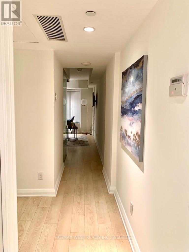 1401 - 155 Yorkville Avenue, Toronto, Ontario  M5R 0B4 - Photo 10 - C12680944