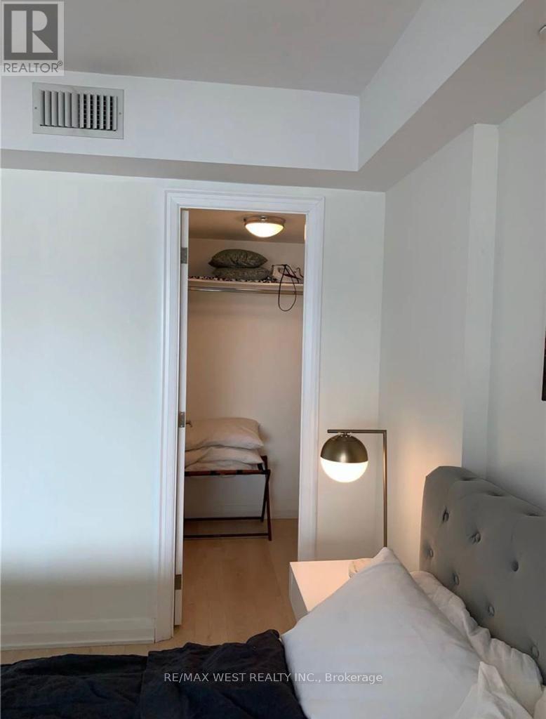 1401 - 155 Yorkville Avenue, Toronto, Ontario  M5R 0B4 - Photo 7 - C12680944