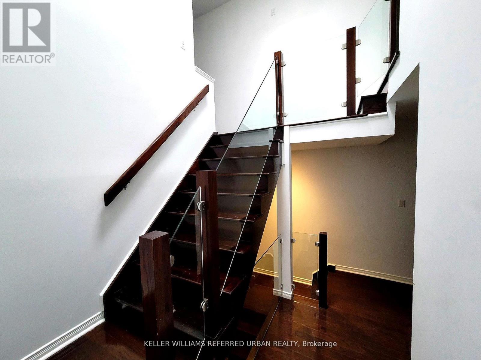 287 Kingswood Road, Toronto, Ontario  M4E 3N8 - Photo 11 - E12680942