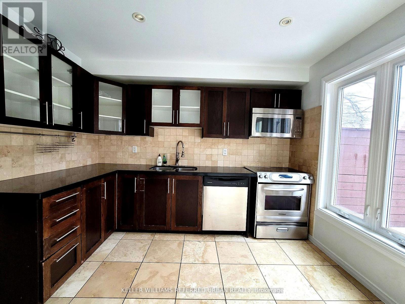 287 Kingswood Road, Toronto, Ontario  M4E 3N8 - Photo 4 - E12680942