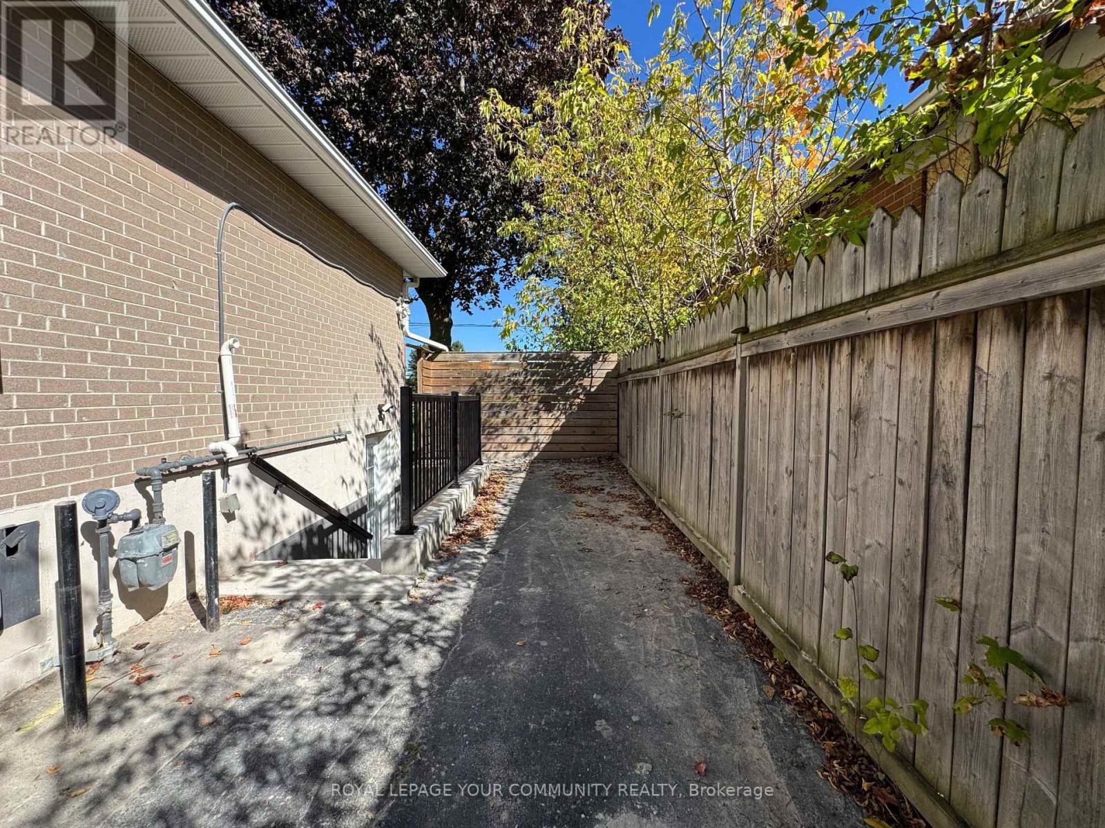 Lower 2 - 145 Harrison Drive, Newmarket, Ontario  L3Y 4P5 - Photo 15 - N12681040