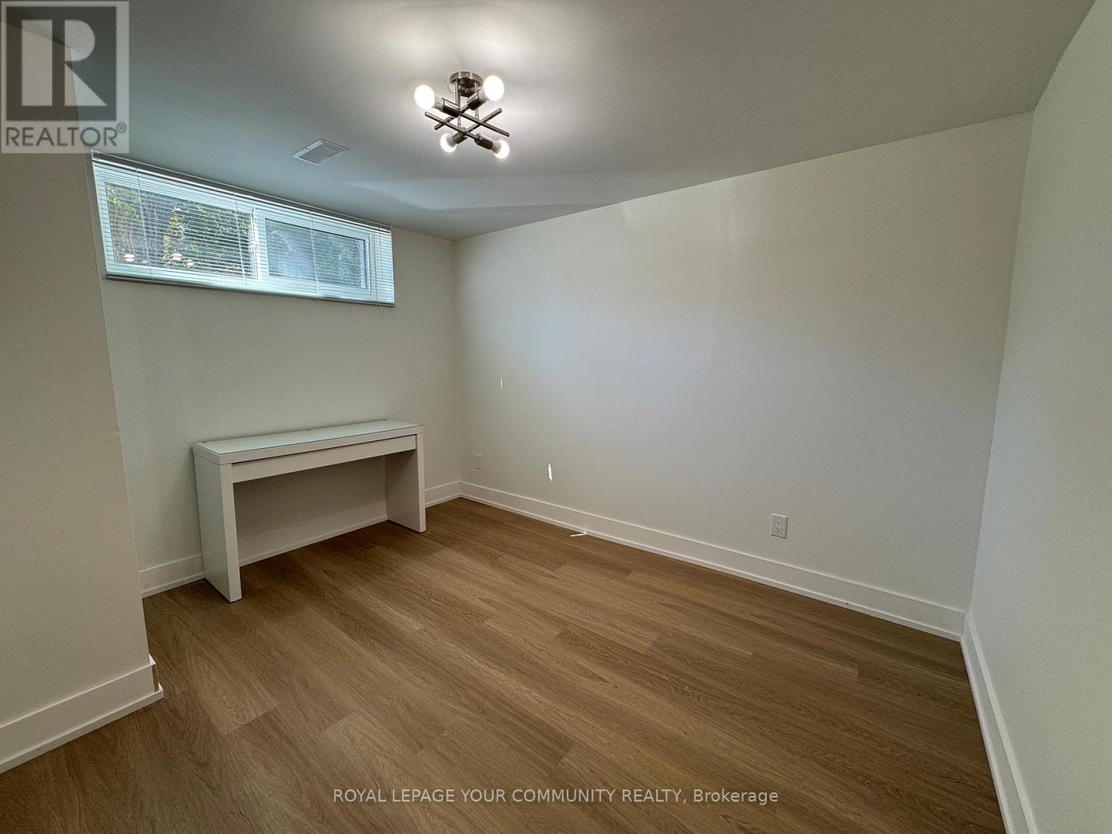 Lower 2 - 145 Harrison Drive, Newmarket, Ontario  L3Y 4P5 - Photo 5 - N12681040