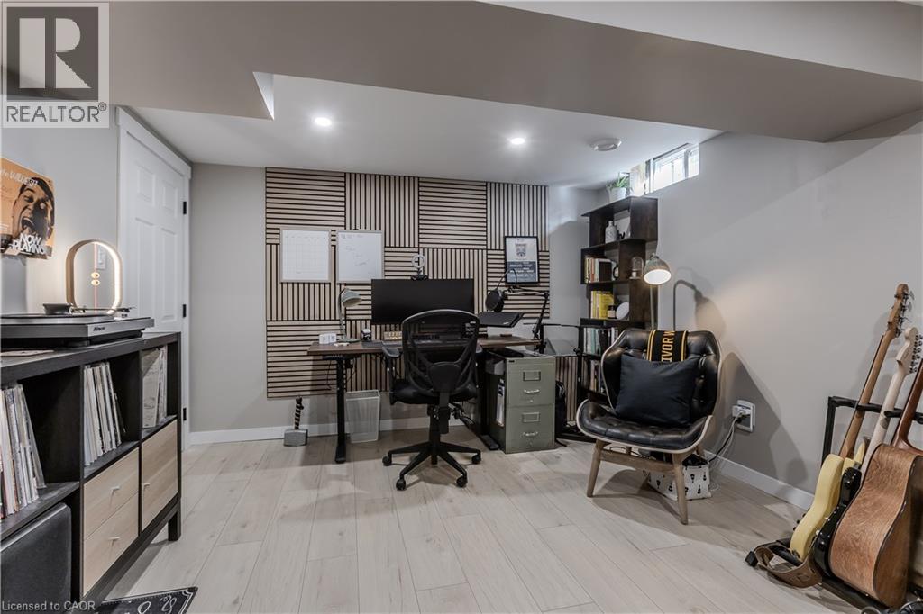 347 Delancey Boulevard, Hamilton, Ontario  L9B 2B4 - Photo 28 - 40797261