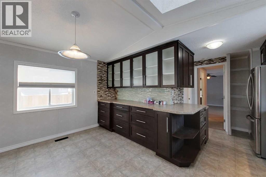 725 6 Avenue Nw, Slave Lake, Alberta  T0G 2A1 - Photo 5 - A2275498