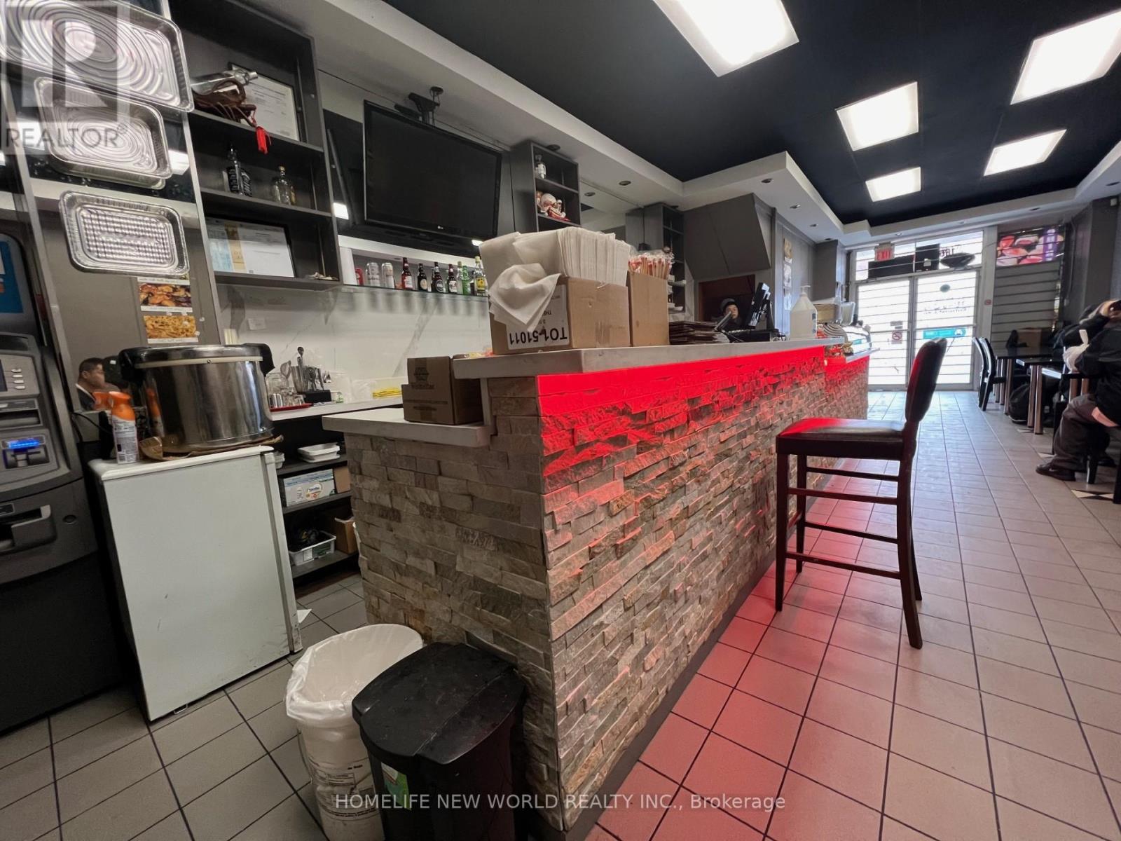 Gnd+bmt - 1662 Eglinton Avenue W, Toronto, Ontario  M6E 2H2 - Photo 10 - W12681034