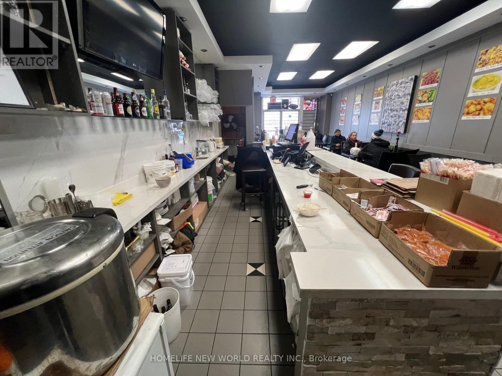 Gnd+bmt - 1662 Eglinton Avenue W, Toronto, Ontario  M6E 2H2 - Photo 11 - W12681034