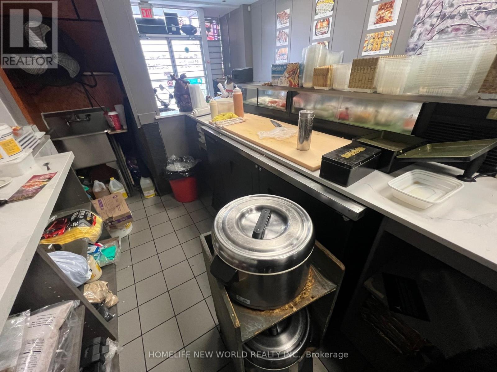 Gnd+bmt - 1662 Eglinton Avenue W, Toronto, Ontario  M6E 2H2 - Photo 12 - W12681034