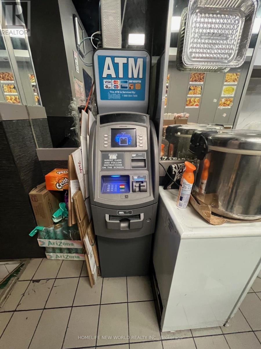 Gnd+bmt - 1662 Eglinton Avenue W, Toronto, Ontario  M6E 2H2 - Photo 18 - W12681034