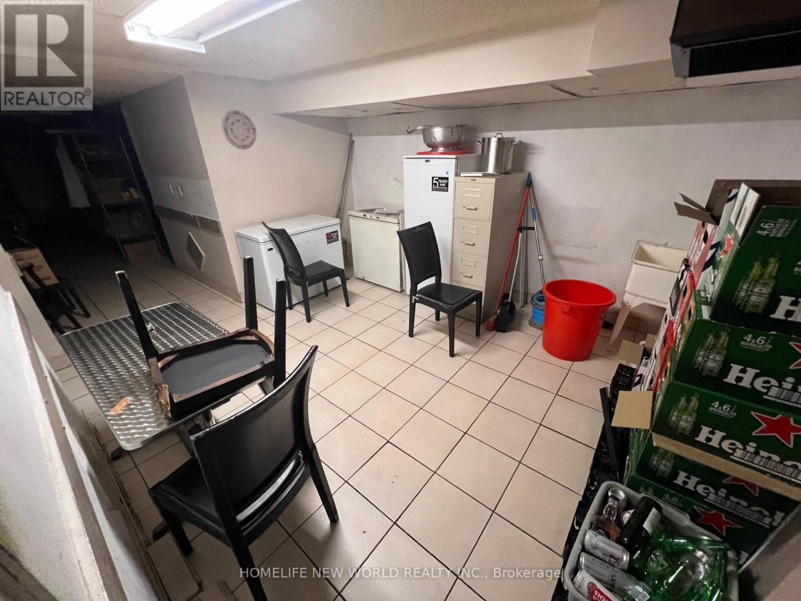 Gnd+bmt - 1662 Eglinton Avenue W, Toronto, Ontario  M6E 2H2 - Photo 30 - W12681034