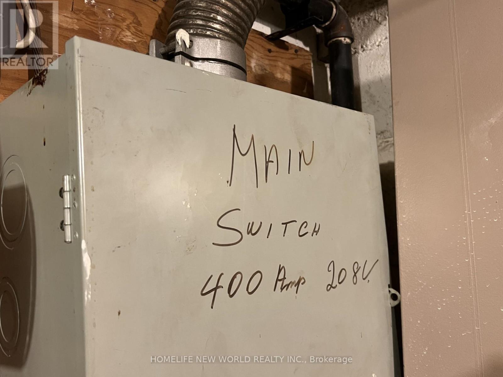 Gnd+bmt - 1662 Eglinton Avenue W, Toronto, Ontario  M6E 2H2 - Photo 34 - W12681034