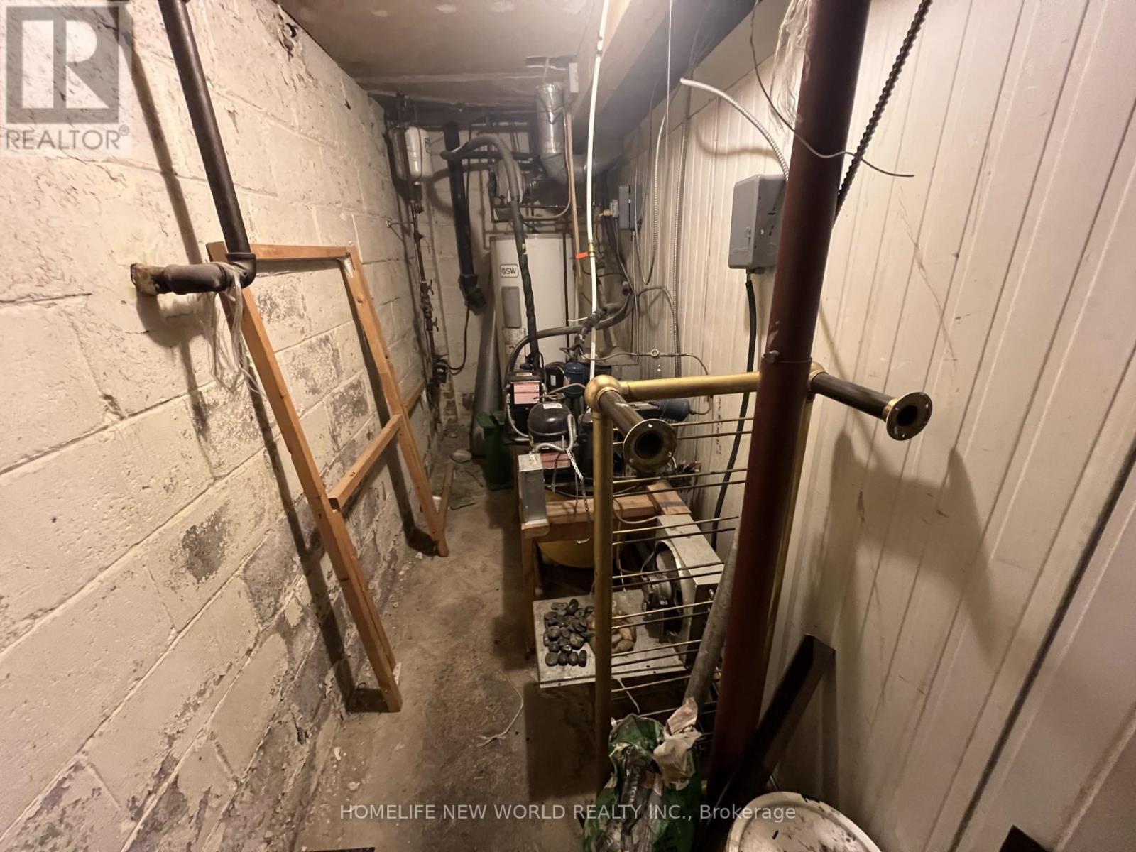 Gnd+bmt - 1662 Eglinton Avenue W, Toronto, Ontario  M6E 2H2 - Photo 35 - W12681034