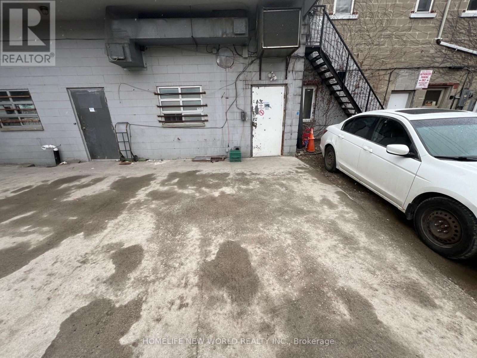 Gnd+bmt - 1662 Eglinton Avenue W, Toronto, Ontario  M6E 2H2 - Photo 6 - W12681034