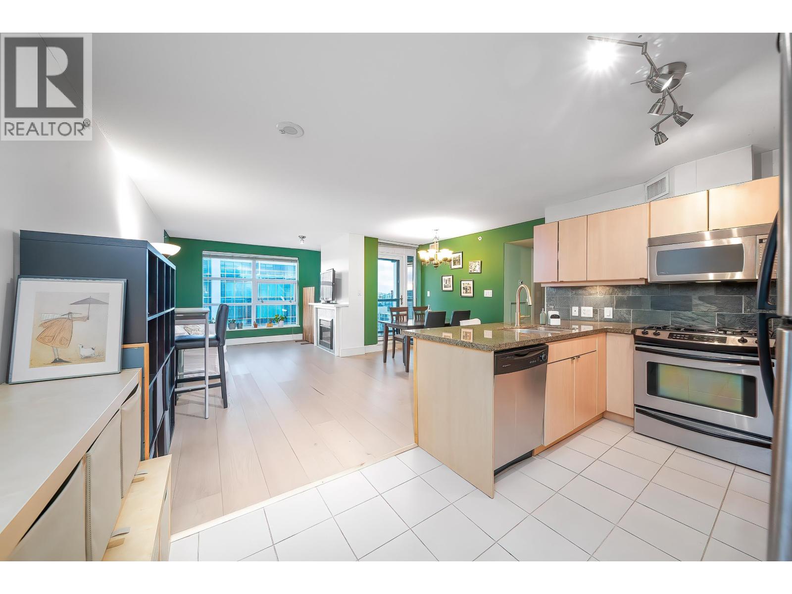 1709 6068 No. 3 Road, Richmond, British Columbia V6Y 4M7 - Photo 2 - R3077467