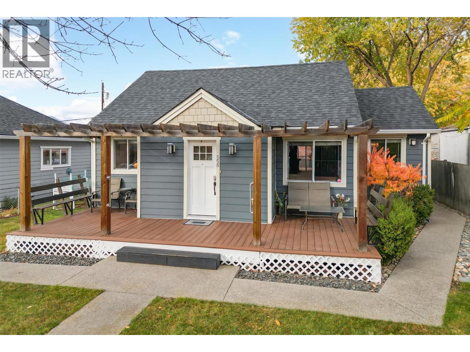 558-560 Cambridge Avenue, Kelowna, British Columbia