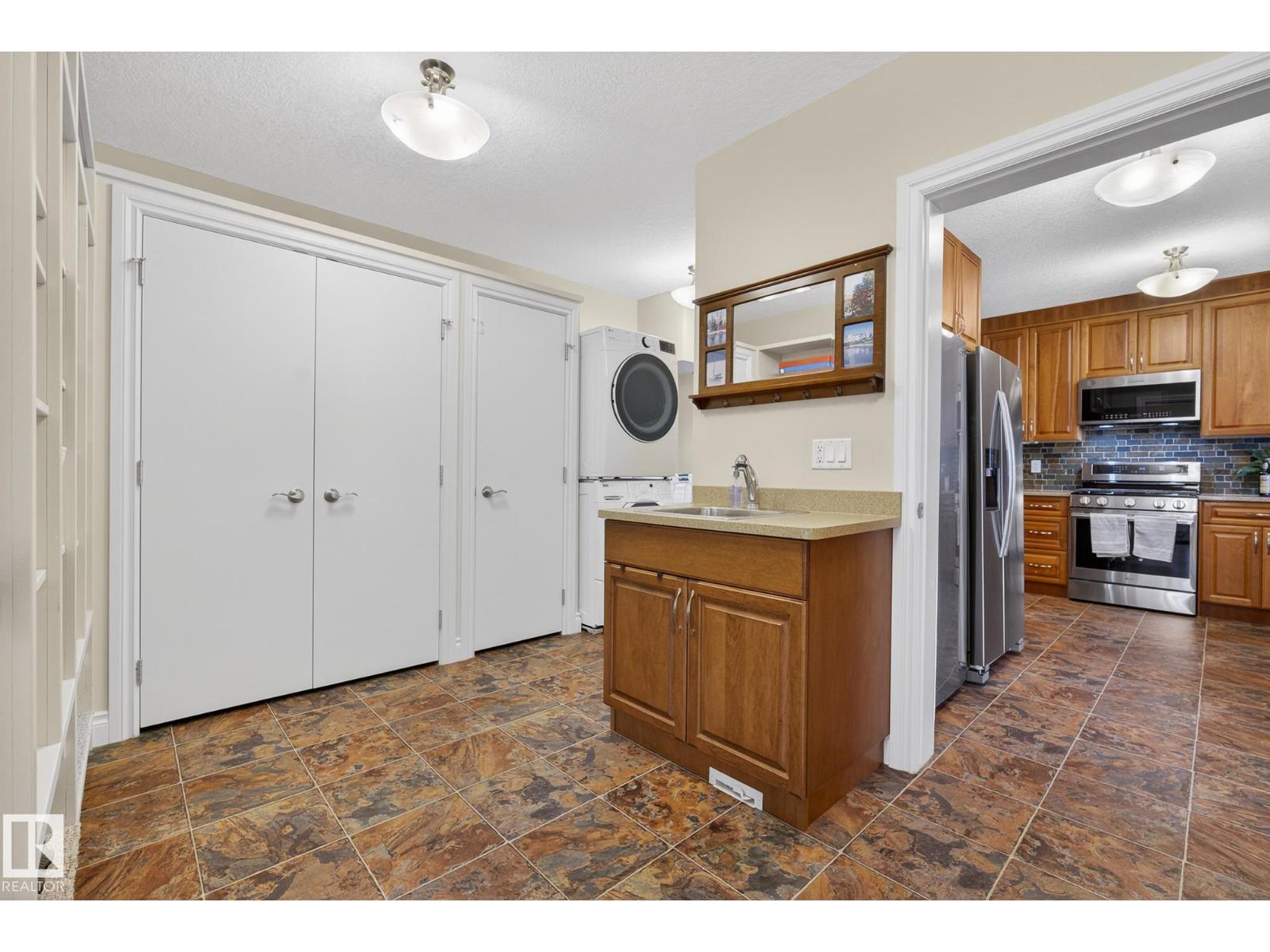 9302 93 St Nw, Edmonton, Alberta  T6C 3T8 - Photo 21 - E4469548