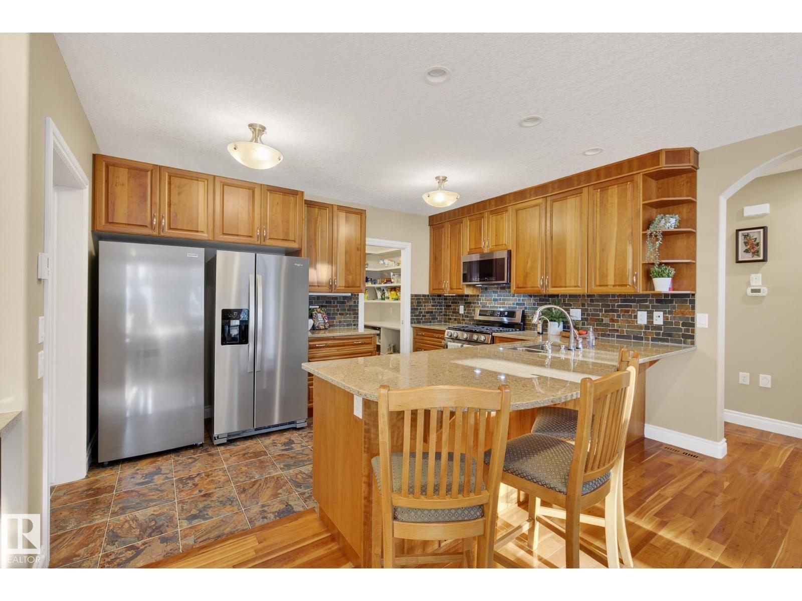 9302 93 St Nw, Edmonton, Alberta  T6C 3T8 - Photo 11 - E4469548