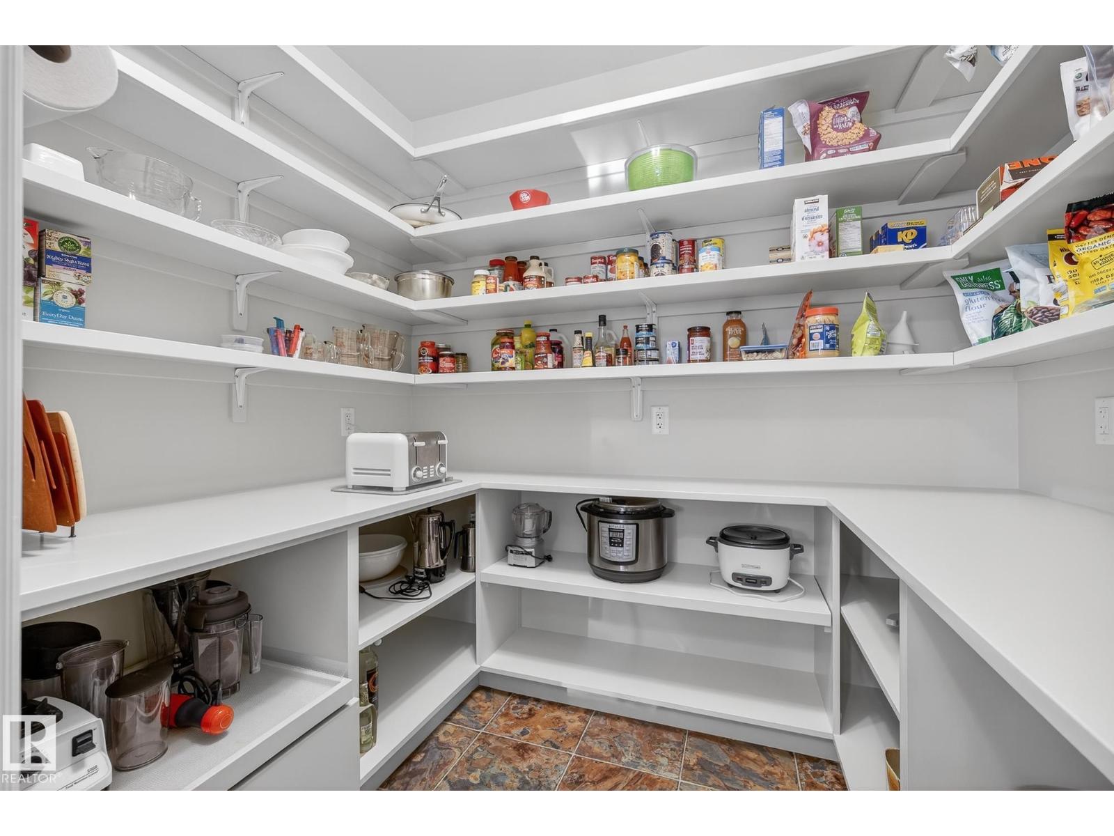 9302 93 St Nw, Edmonton, Alberta  T6C 3T8 - Photo 15 - E4469548