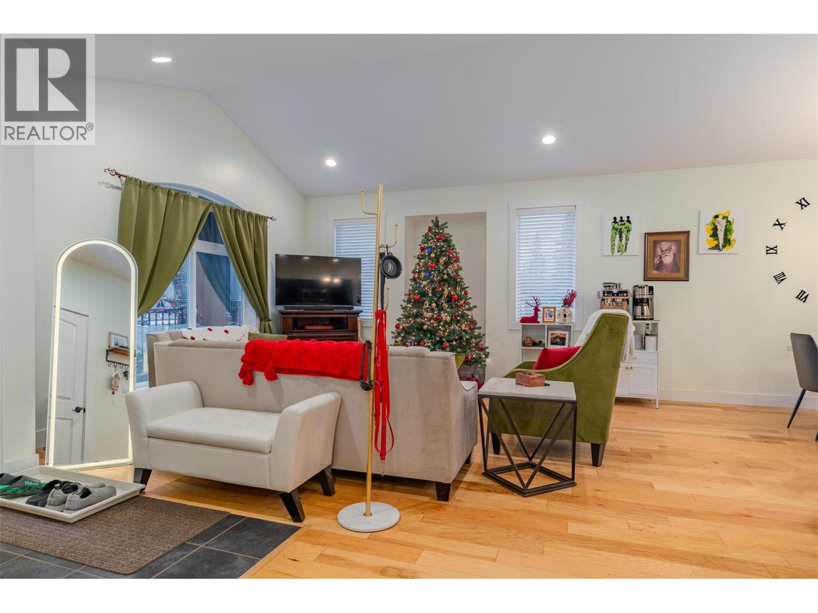 892 Waterloo Road, Castlegar, British Columbia  V1N 4K8 - Photo 7 - 10371118