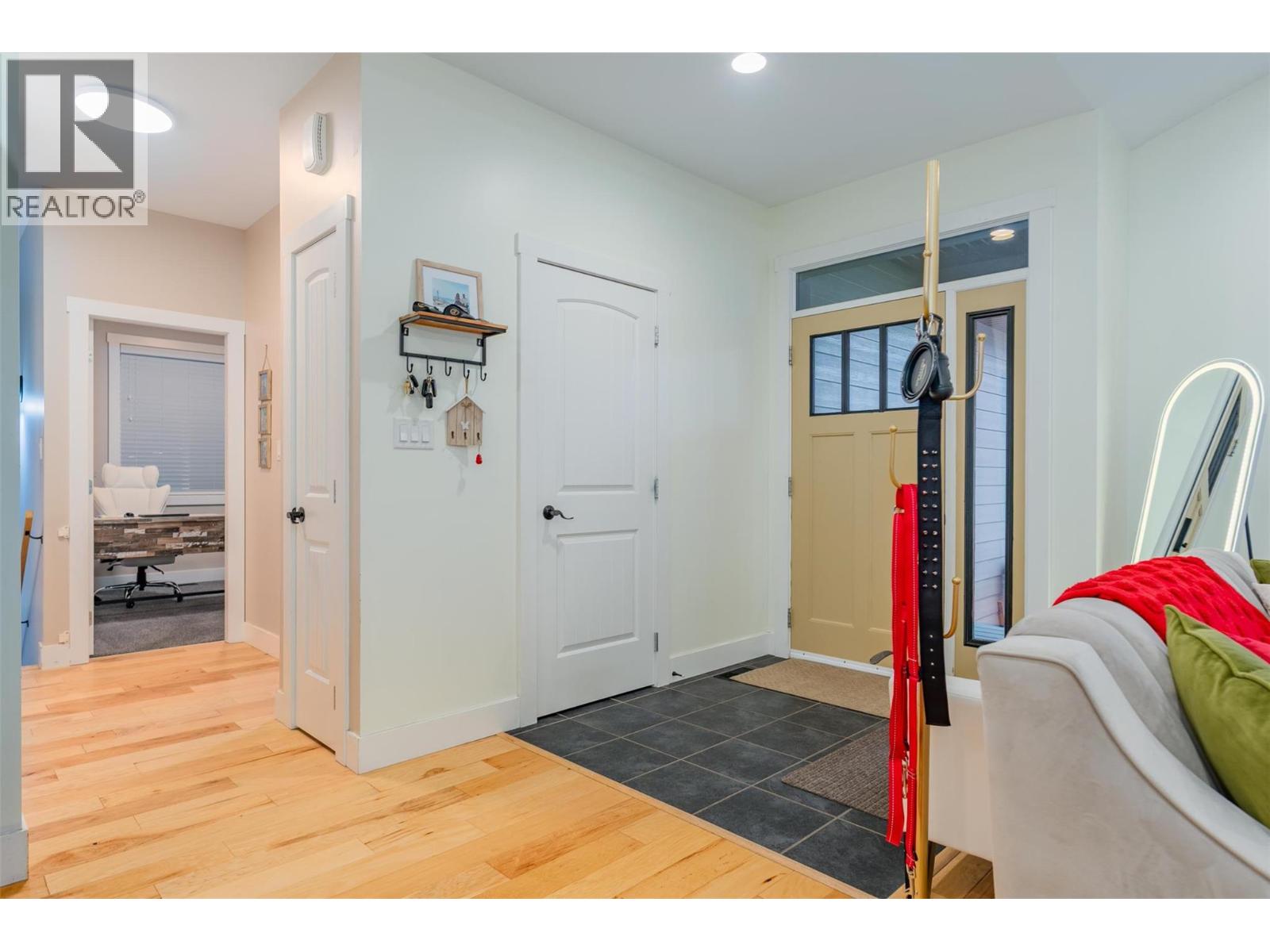 892 Waterloo Road, Castlegar, British Columbia  V1N 4K8 - Photo 14 - 10371118