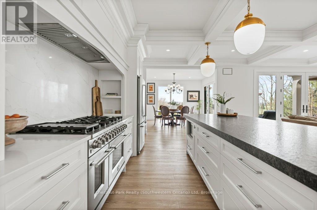 27 Vardon Drive, Guelph, Ontario N1G 1W8 - Photo 22 - X12096573