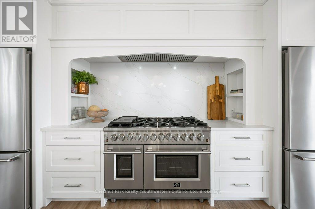 27 Vardon Drive, Guelph, Ontario N1G 1W8 - Photo 19 - X12096573