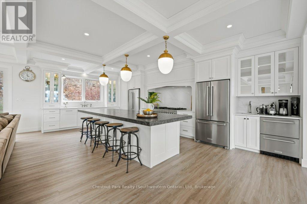 27 Vardon Drive, Guelph, Ontario N1G 1W8 - Photo 18 - X12096573