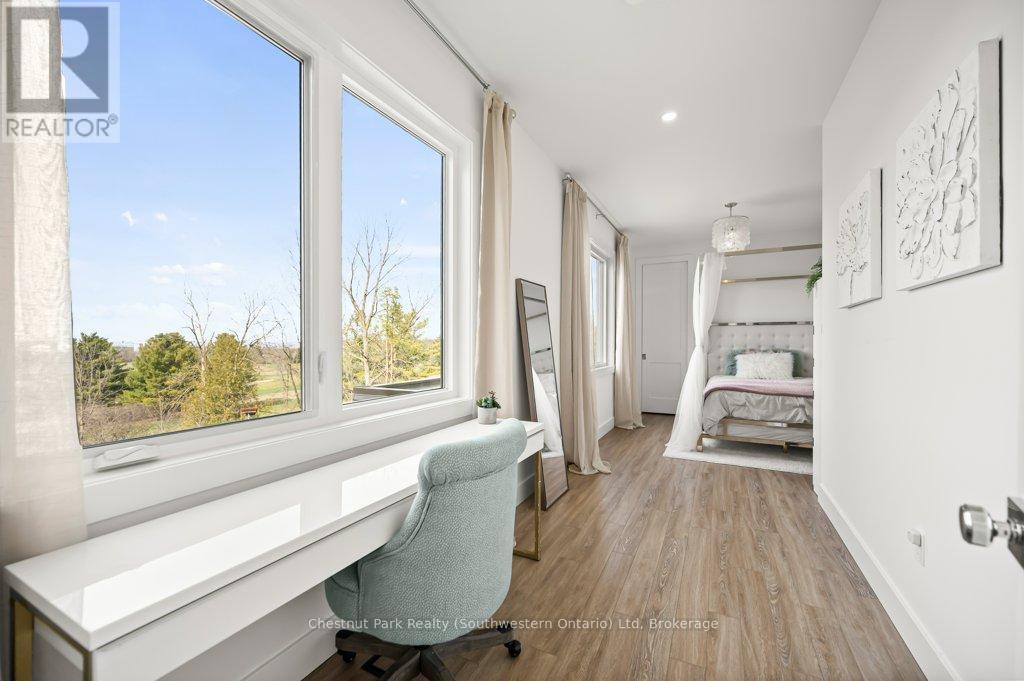 27 Vardon Drive, Guelph, Ontario N1G 1W8 - Photo 34 - X12096573