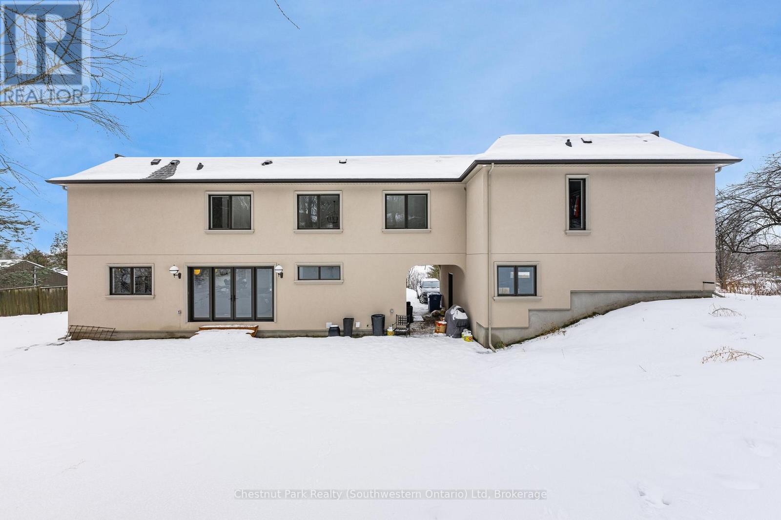 27 Vardon Drive, Guelph, Ontario N1G 1W8 - Photo 46 - X12096573