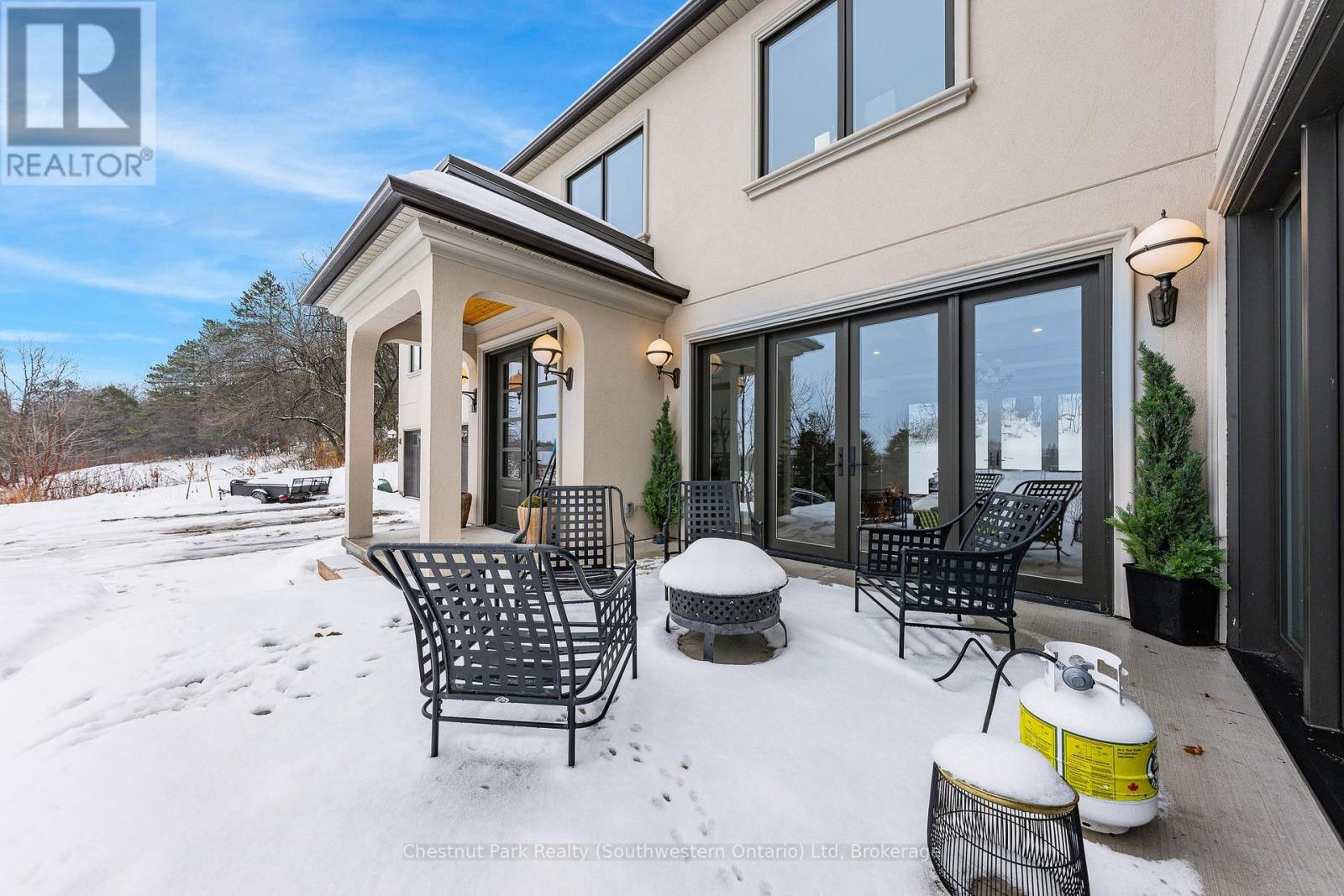 27 Vardon Drive, Guelph, Ontario N1G 1W8 - Photo 45 - X12096573