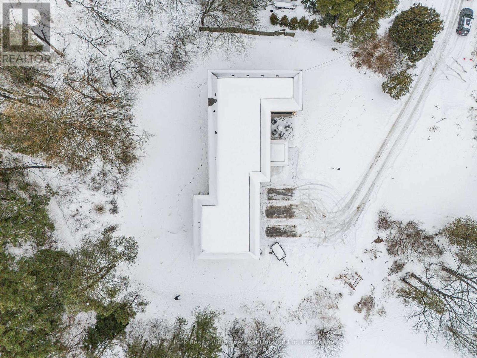 27 Vardon Drive, Guelph, Ontario N1G 1W8 - Photo 50 - X12096573