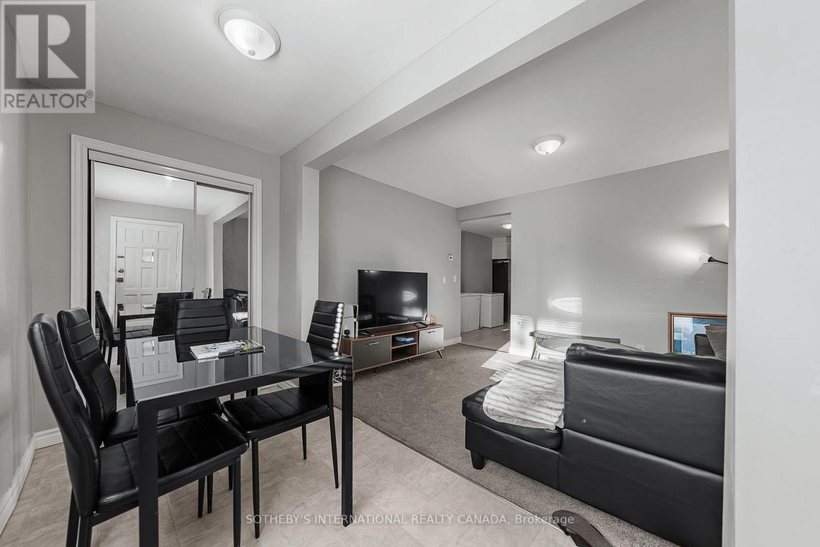 15 Grantham Avenue, Cambridge, Ontario  N1R 4V3 - Photo 5 - X12680970