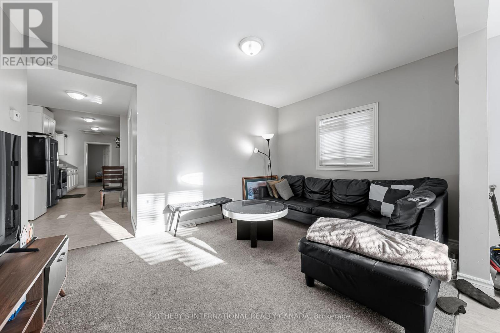 15 Grantham Avenue, Cambridge, Ontario  N1R 4V3 - Photo 6 - X12680970