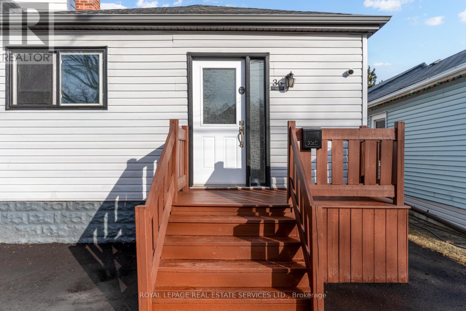 36 Harmony Avenue, Hamilton, Ontario  L8H 4X2 - Photo 3 - X12680974