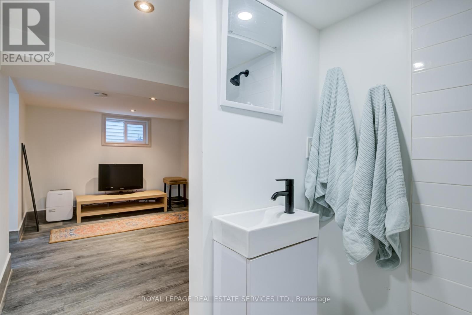 36 Harmony Avenue, Hamilton, Ontario  L8H 4X2 - Photo 31 - X12680974