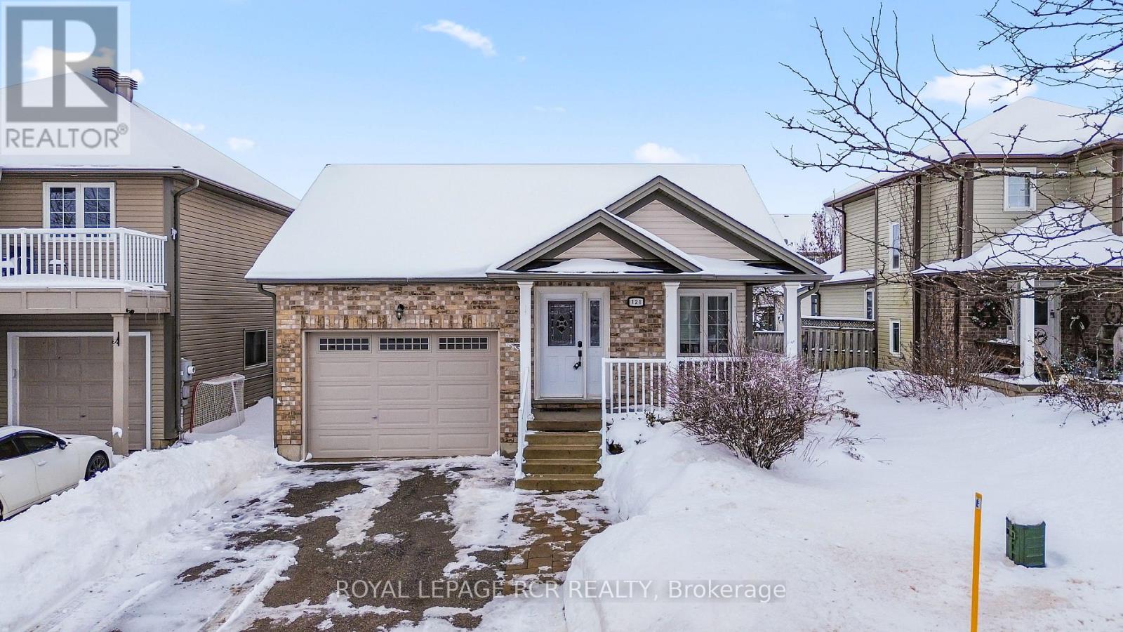 121 FLEMING WAY, Shelburne, Ontario