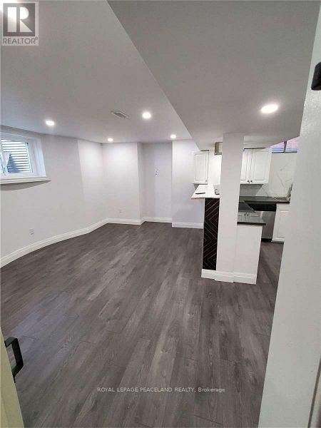 1236 Atkins Drive, Newmarket, Ontario  L3X 0C3 - Photo 9 - N12530496