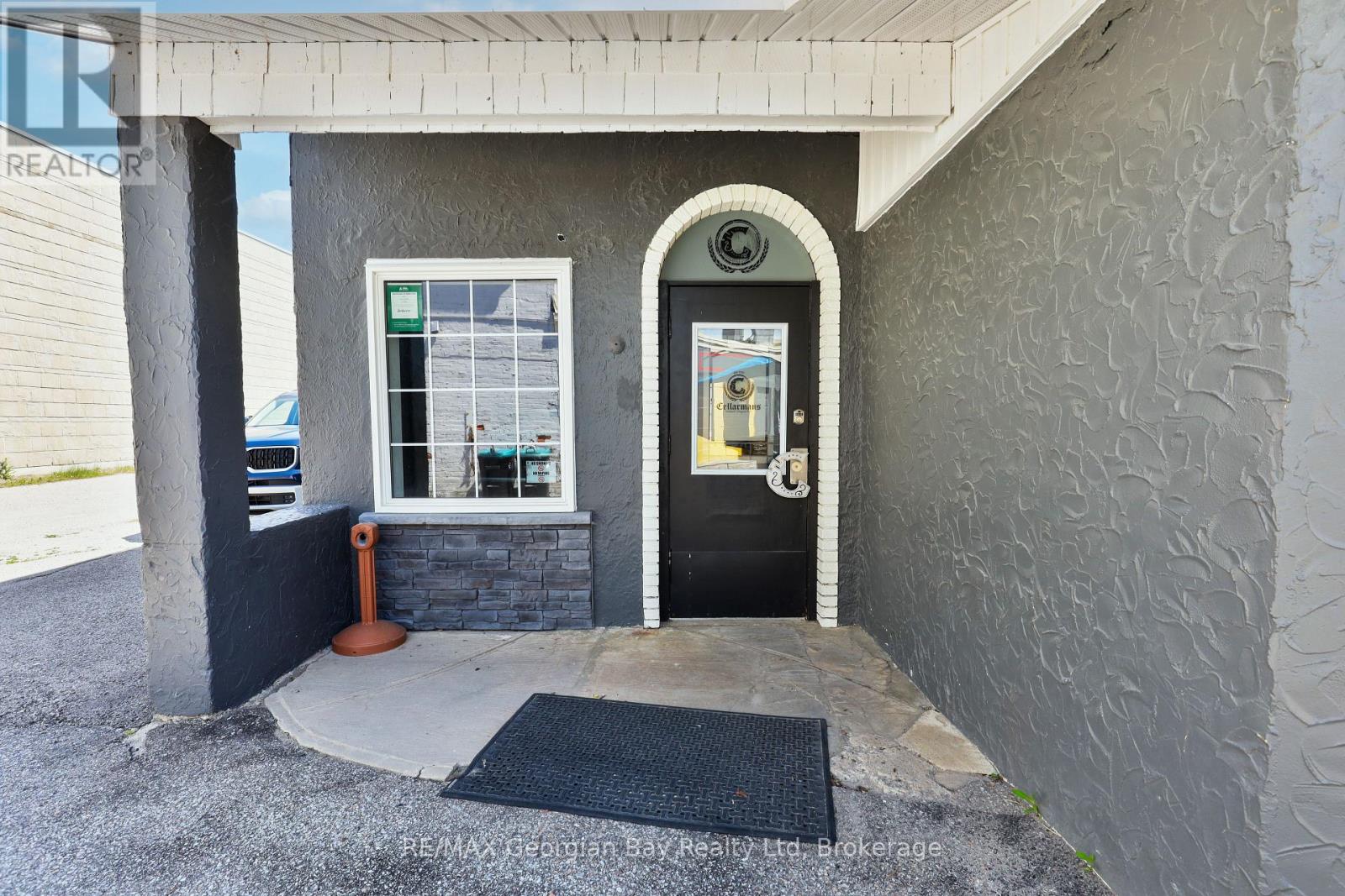 337 King Street, Midland, Ontario  L4R 3M7 - Photo 3 - S12681110