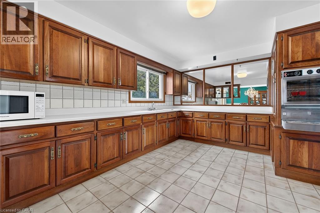 16 Southill Drive, Hamilton, Ontario  L9A 3K5 - Photo 9 - 40791435