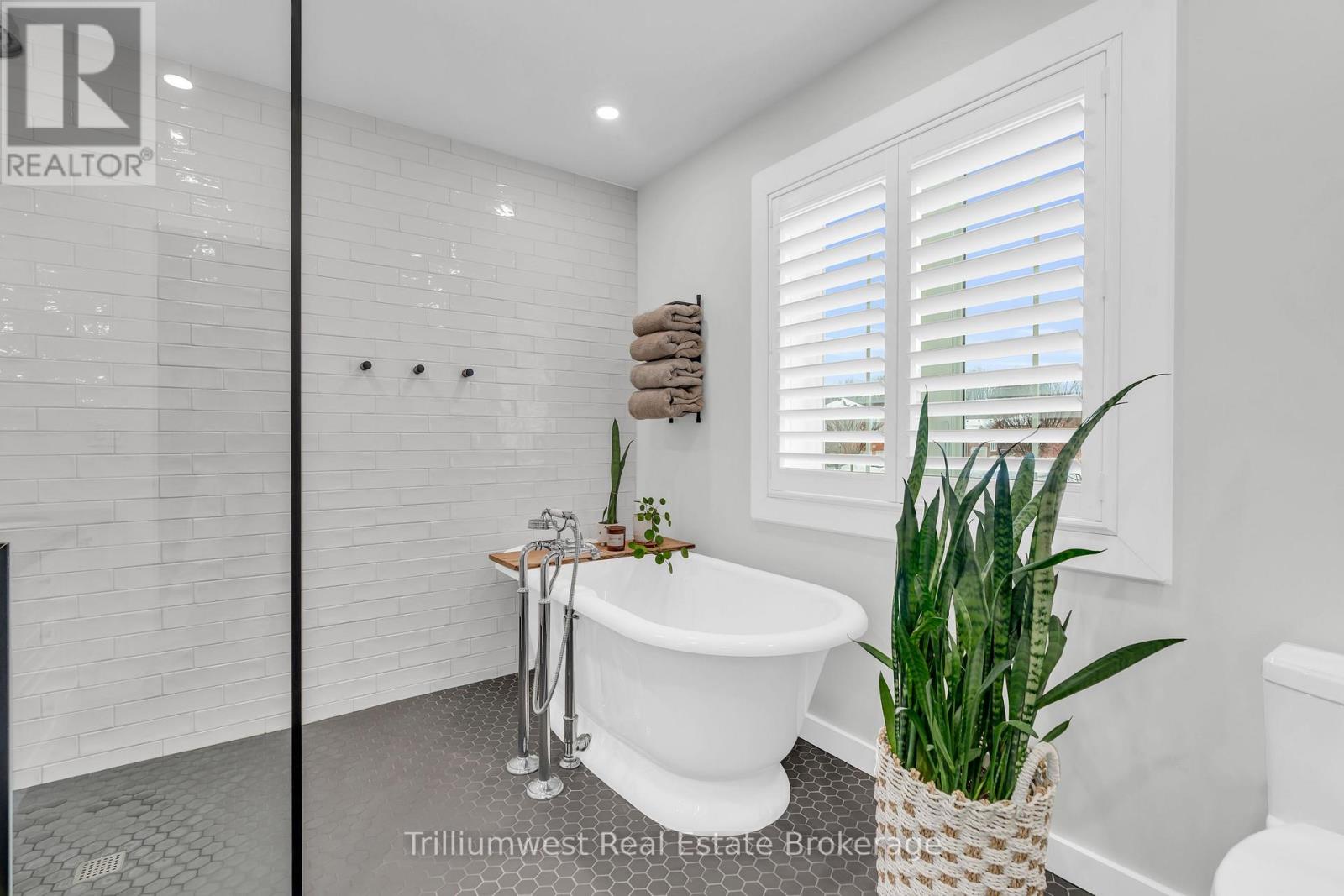 610 Rock Point Crescent, Waterloo, Ontario  N2V 2K3 - Photo 32 - X12681050