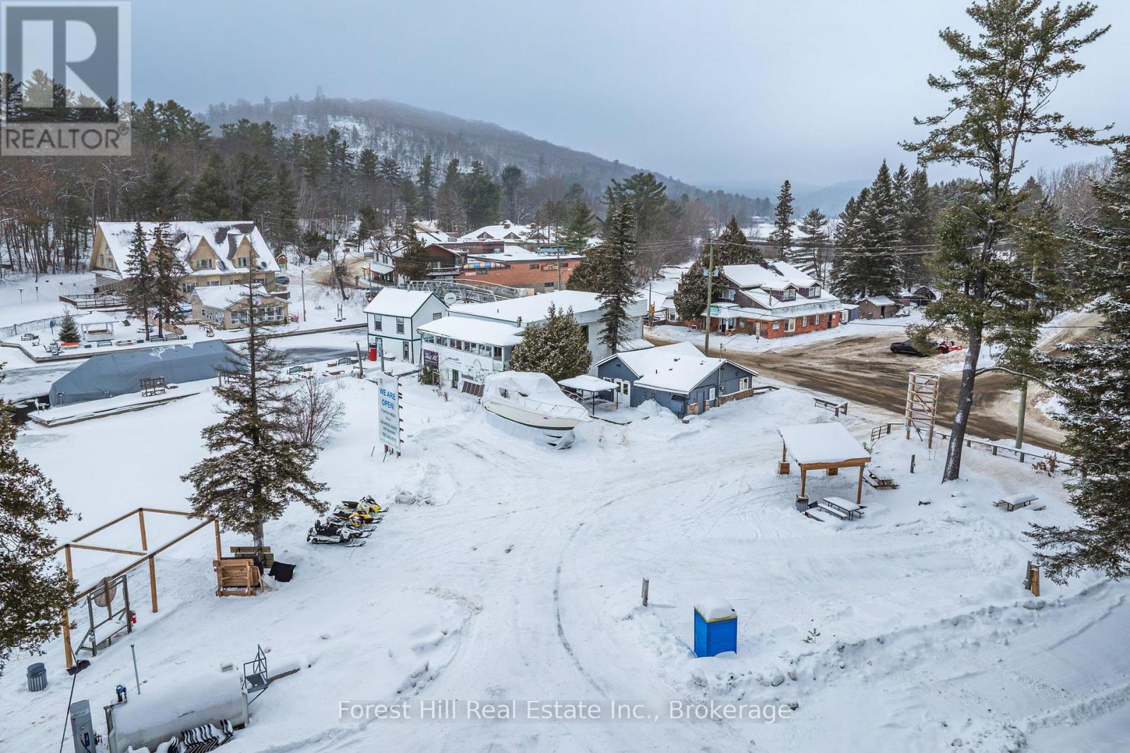 1092 Main Street, Lake Of Bays, Ontario  P0B 1A0 - Photo 12 - X12681198