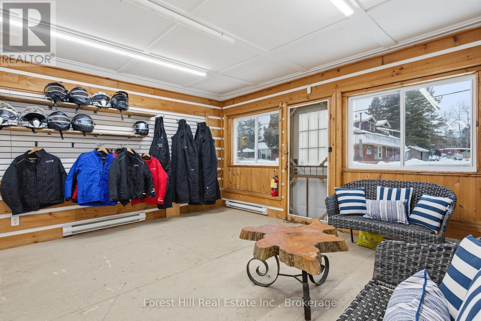 1092 Main Street, Lake Of Bays, Ontario  P0B 1A0 - Photo 14 - X12681198