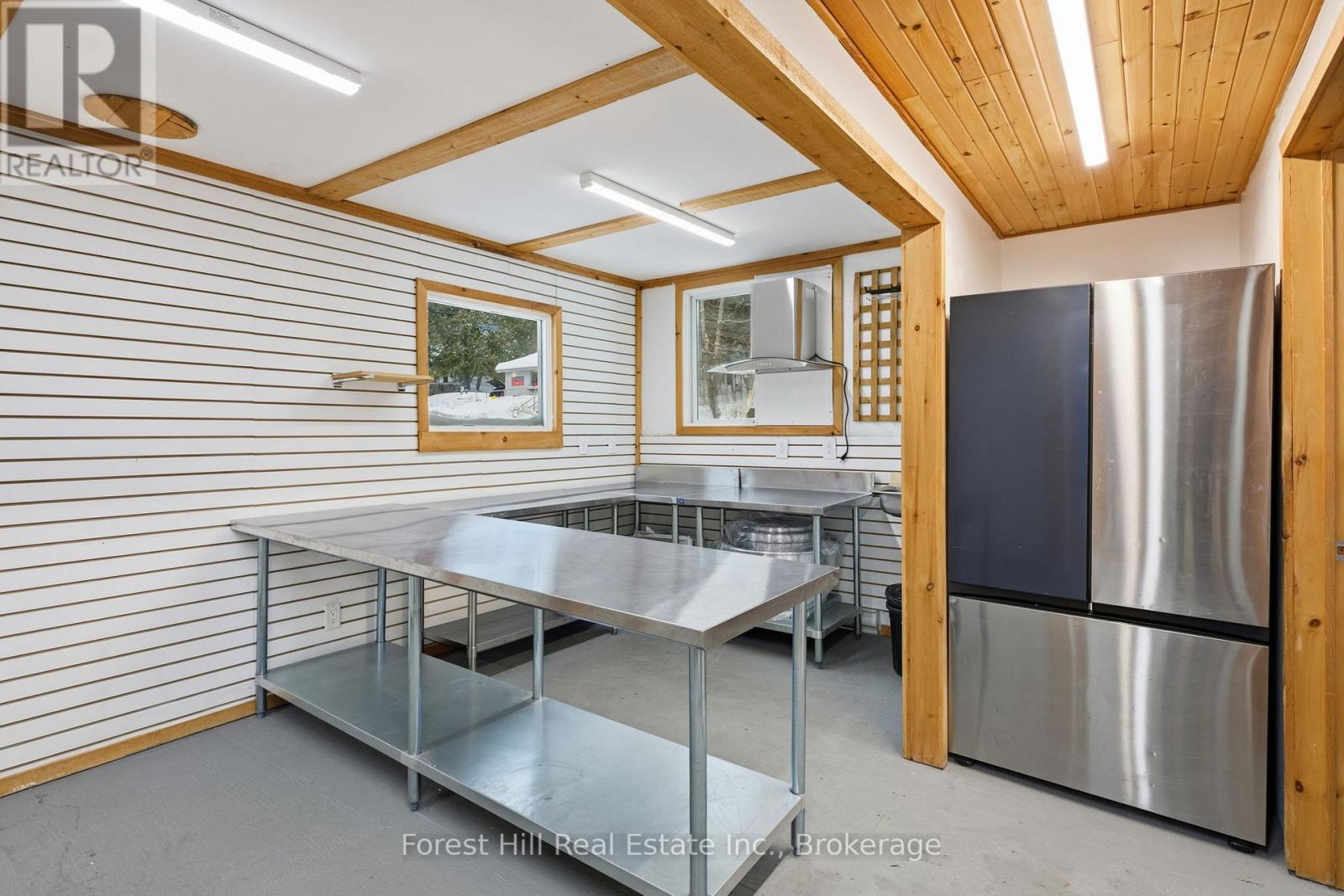 1092 Main Street, Lake Of Bays, Ontario  P0B 1A0 - Photo 19 - X12681198