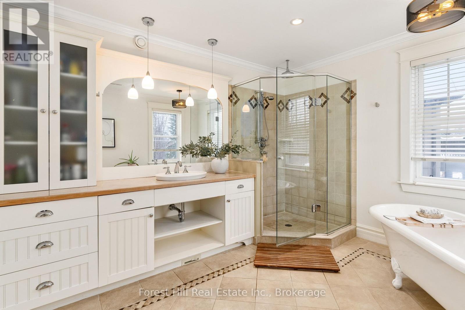 156 Snowbridge Way, Blue Mountains, Ontario  L9Y 0V1 - Photo 22 - X12681212