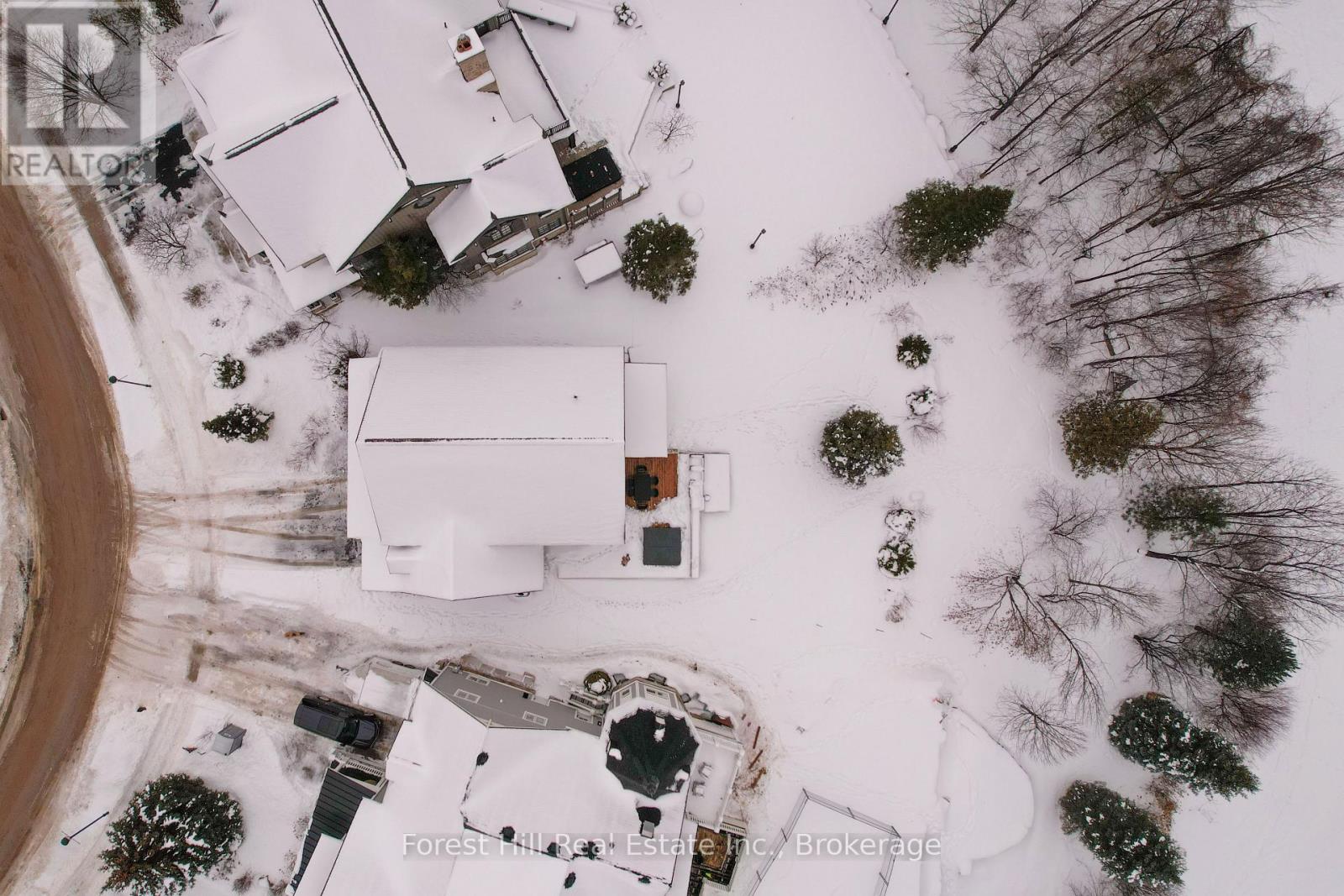 156 Snowbridge Way, Blue Mountains, Ontario  L9Y 0V1 - Photo 47 - X12681212