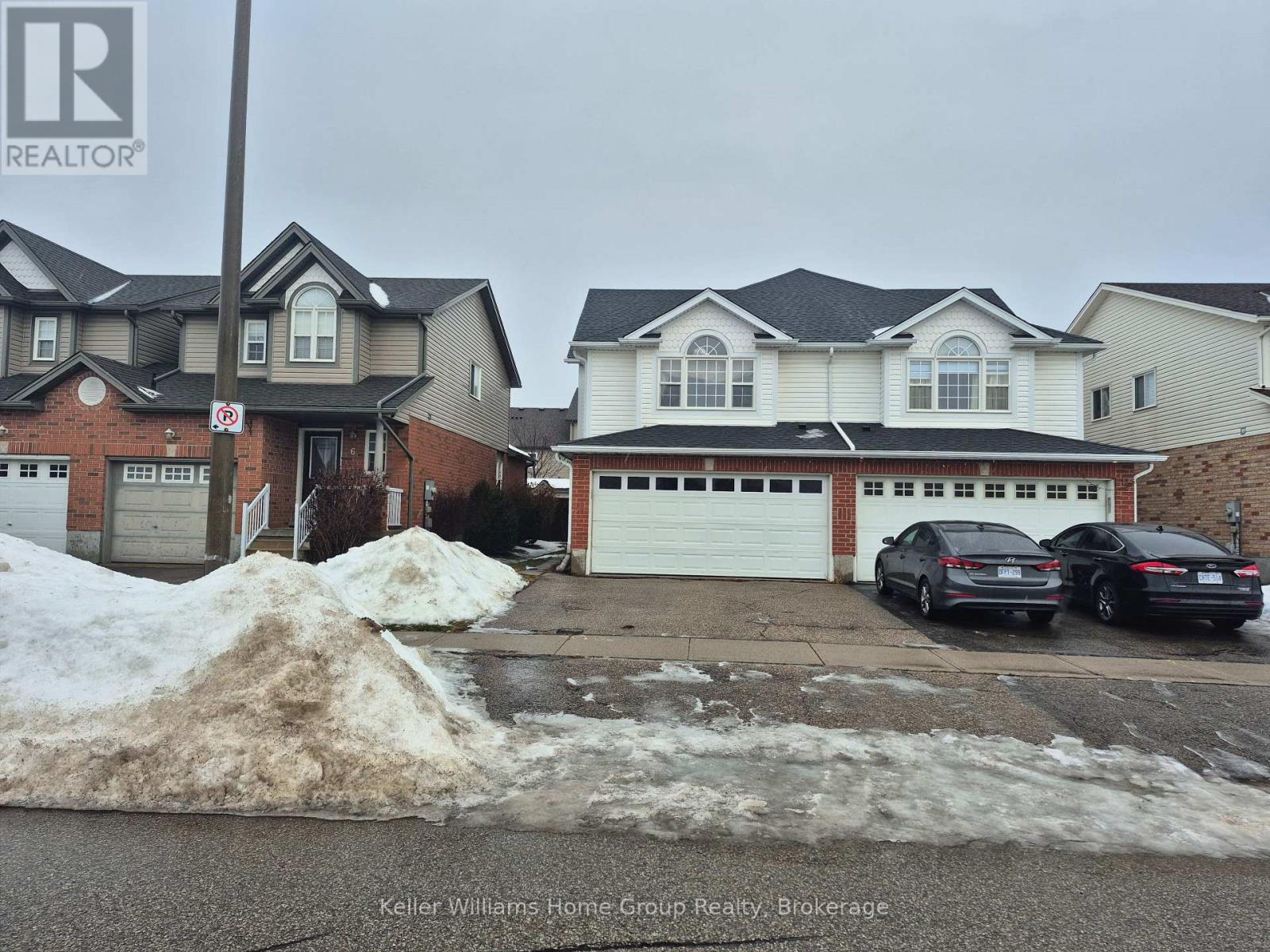 10 Donnenwerth Drive, Kitchener, Ontario  N2E 3X2 - Photo 2 - X12681216