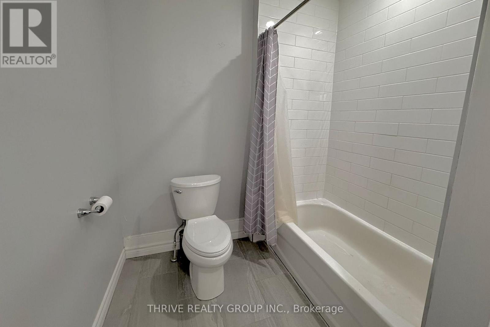 3 - 2 Metcalfe Street, St. Thomas, Ontario  N5R 3J9 - Photo 10 - X12681148