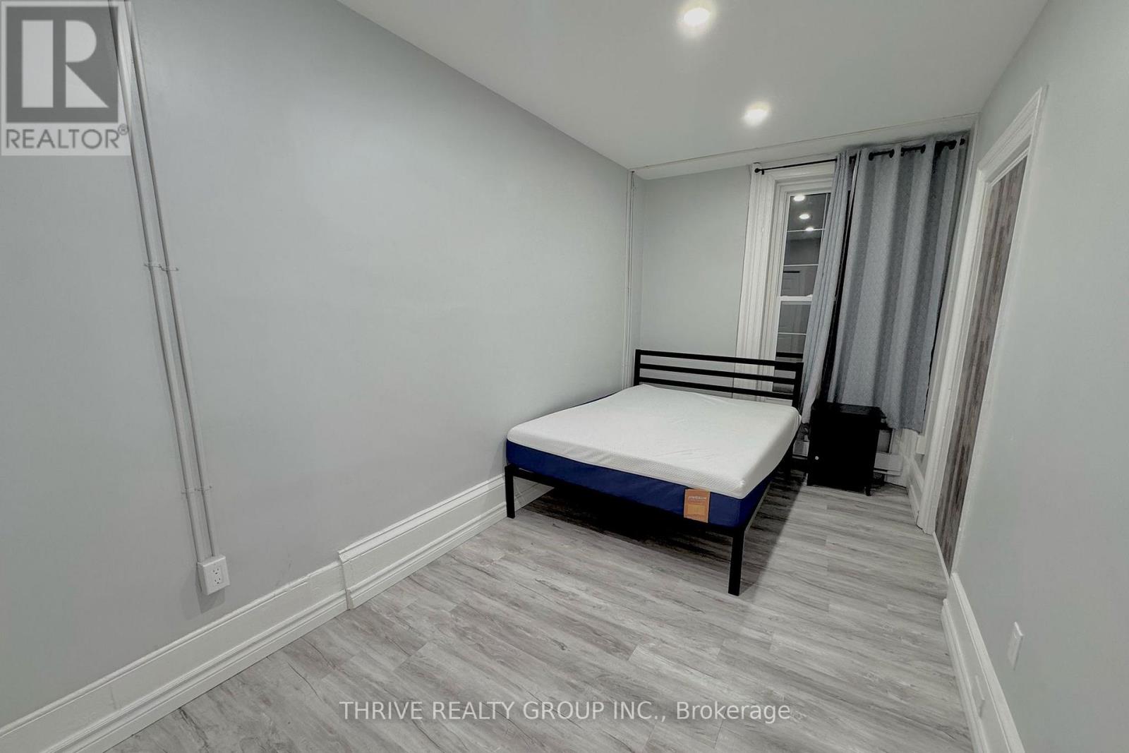 3 - 2 Metcalfe Street, St. Thomas, Ontario  N5R 3J9 - Photo 14 - X12681148