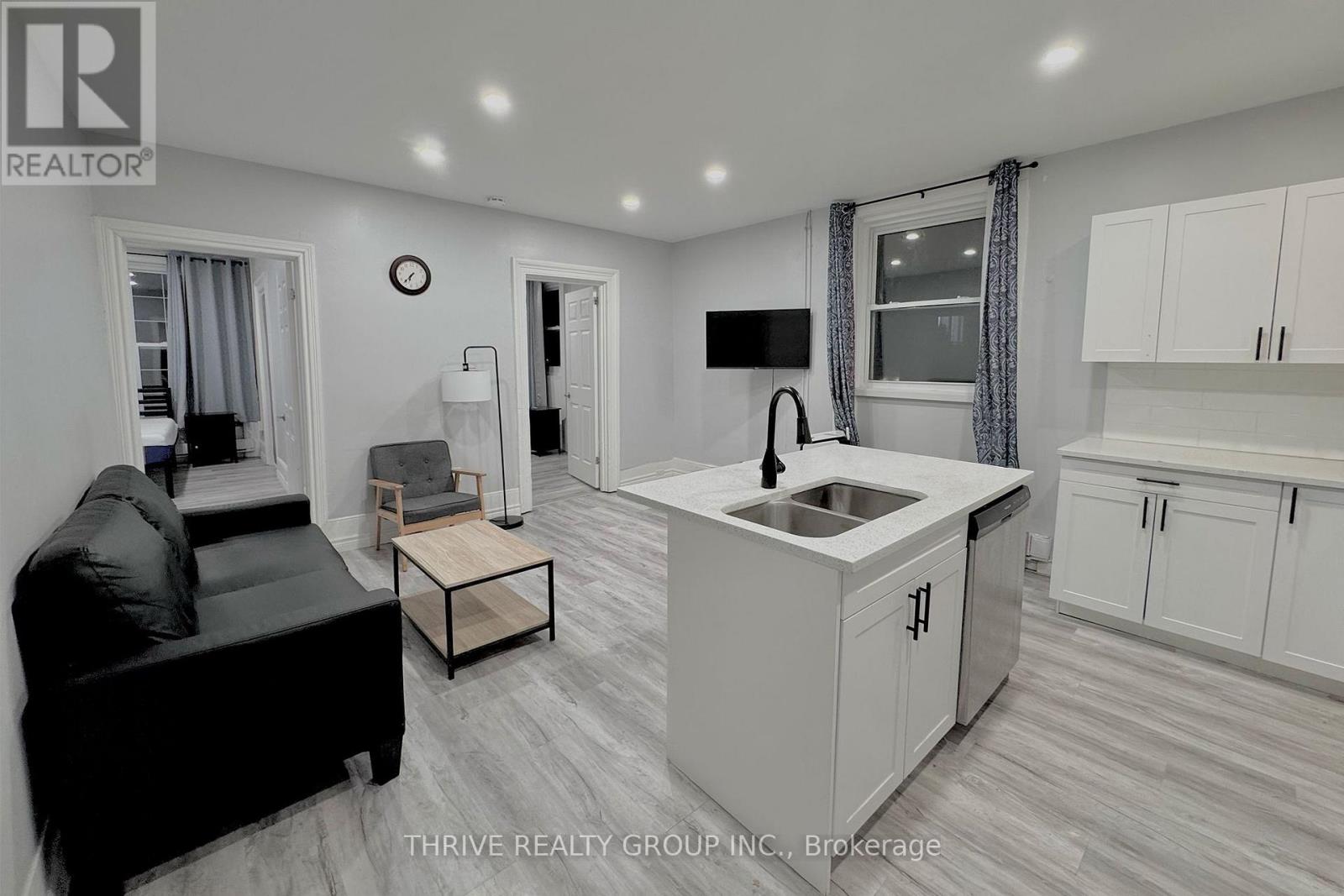 3 - 2 Metcalfe Street, St. Thomas, Ontario  N5R 3J9 - Photo 7 - X12681148