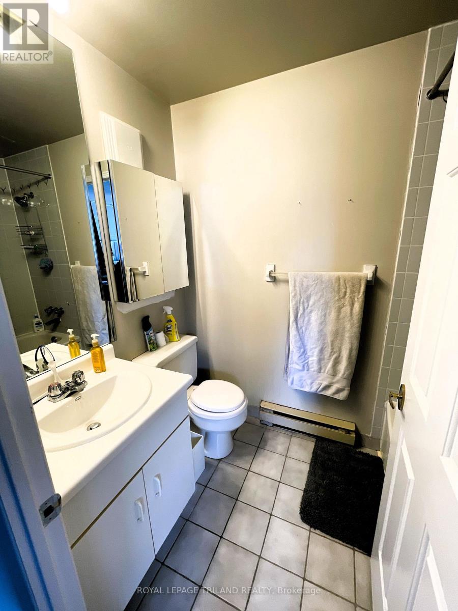 802 - 695 Richmond Street, London East, Ontario  N6A 5M8 - Photo 9 - X12681158